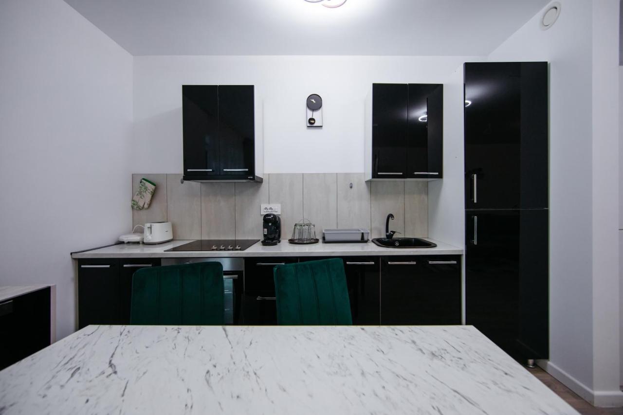 Апартаменти L&V Family Studio Сіная Екстер'єр фото